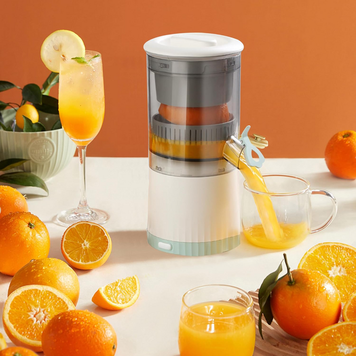 VitaSqueeze - Portable Juicer