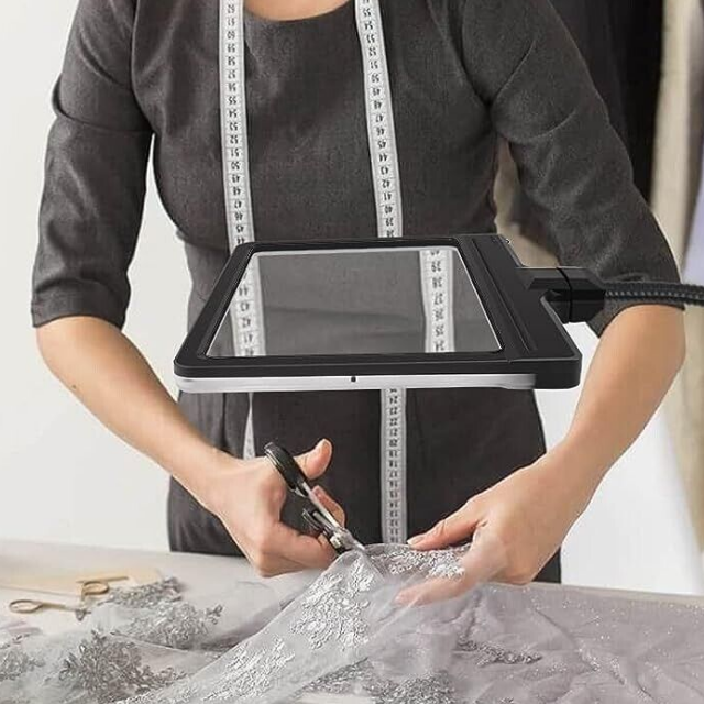 SeeSharp Pro – Magnifying Floor Lamp