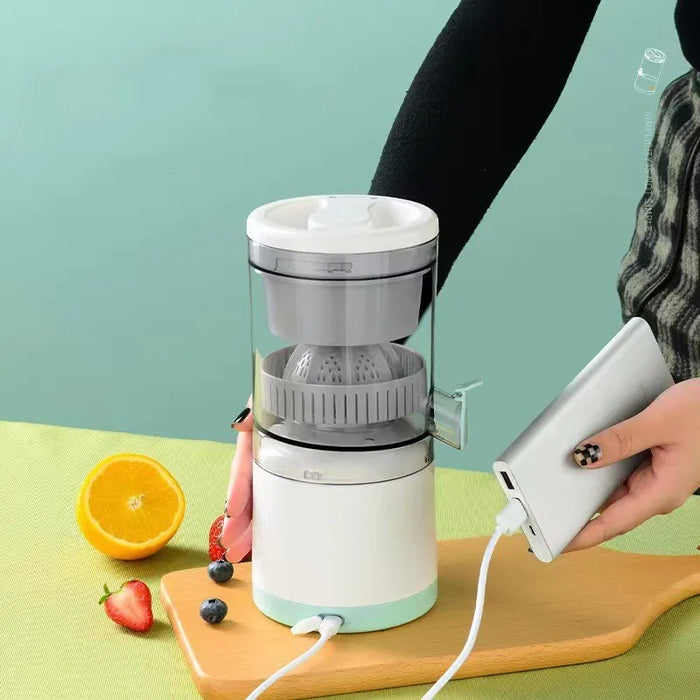 VitaSqueeze - Portable Juicer