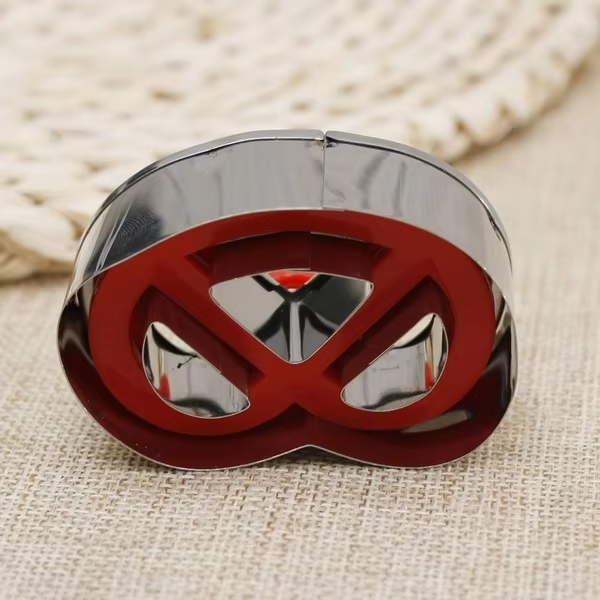 BakeKnot – Pretzel Cookie Cutter