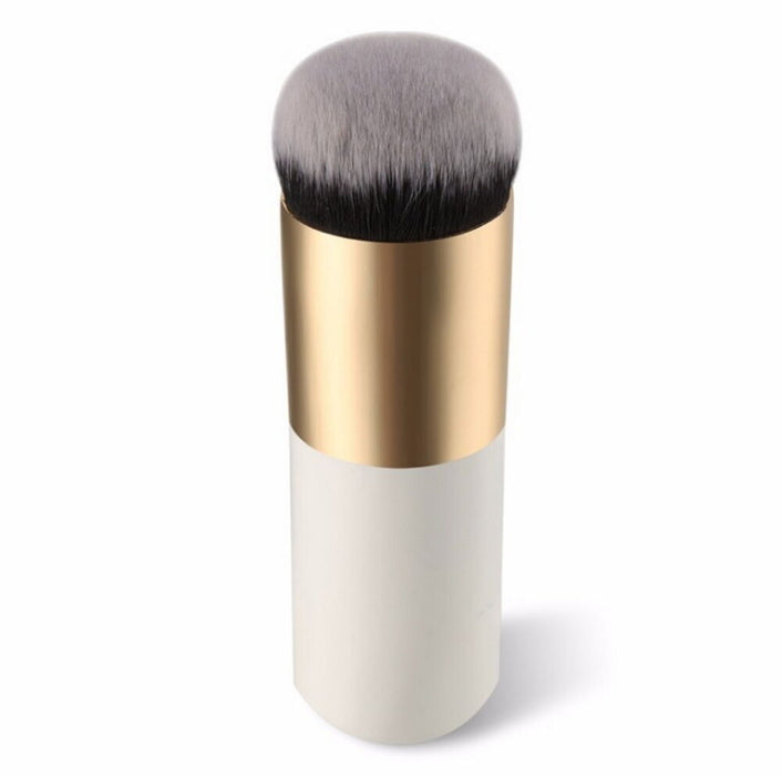 EvenGlo Chic - Flat Top Foundation Brush